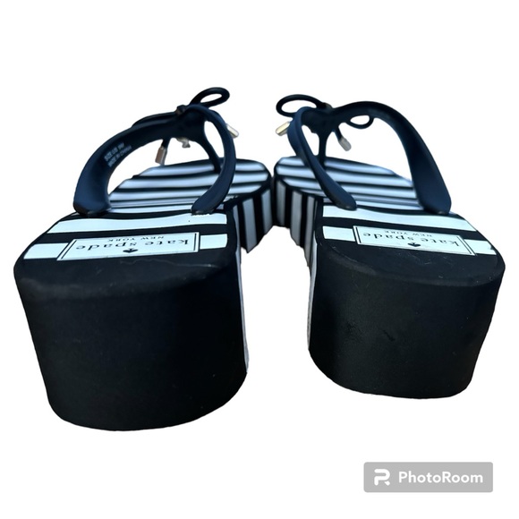 Size 9 Kate spade wedge sandals - Picture 3 of 5